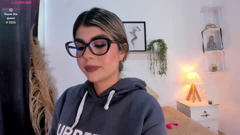 Snapshot of ice_y_abigail chatting on 12, 11, 2025 ice_y_abigail online show from 12, 11, 2025