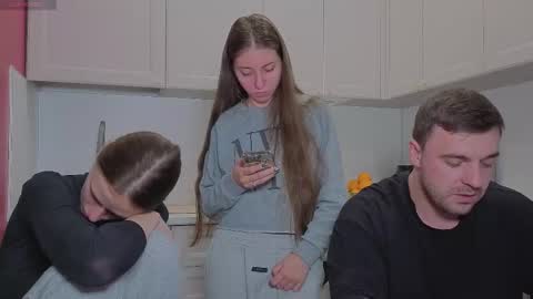 Julia and Mira online show from 5, 12, 2025