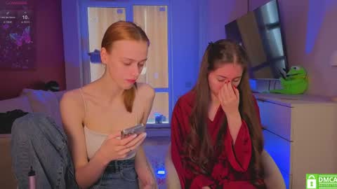 Snapshot of ihavepaws33 chatting on 29, 4, 2026 Julia and Mira online show from 29, 4, 2026