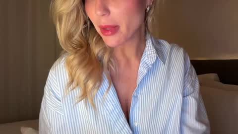 Snapshot of iiivy_ chatting on 11, 1, 2025 Ivy online show from 11, 1, 2025