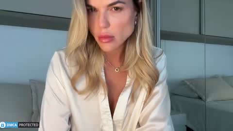 Snapshot of iiivy_ chatting on 7, 11, 2025 Ivy online show from 7, 11, 2025