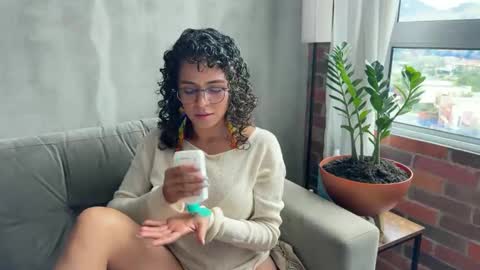 Snapshot of illaroom chatting on 24, 2, 2025 Kloe online show from 24, 2, 2025