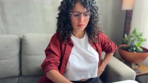 Snapshot of illaroom chatting on 30, 9, 2025 Kloe online show from 30, 9, 2025