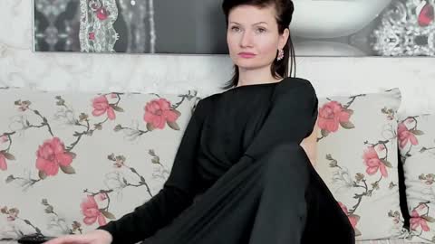 Snapshot of illegalbeauty87 chatting on 5, 1, 2025 Ingrid or more easier...Miss  GoDDess Mistress online show from 5, 1, 2025