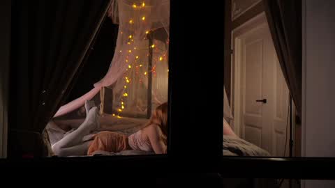 Snapshot of illegaldream chatting on 25, 2, 2026 Lindsey and Candice online show from 25, 2, 2026