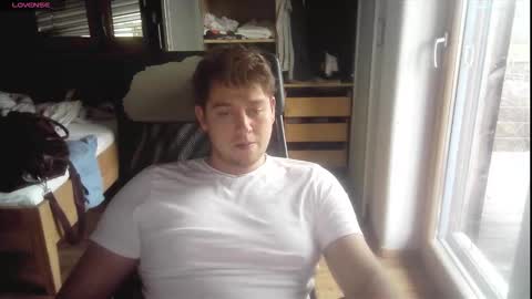 iloveyoutoo2000 online show from 17, 11, 2025