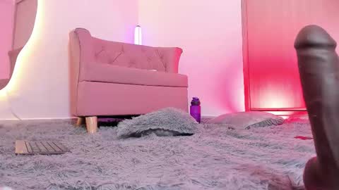 Mia online show from 5, 11, 2025