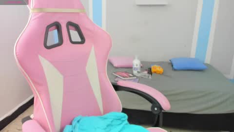 Angela online show from 10, 1, 2025