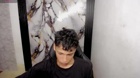 Snapshot of im_david01 chatting on 18, 12, 2025 im_david01 online show from 18, 12, 2025