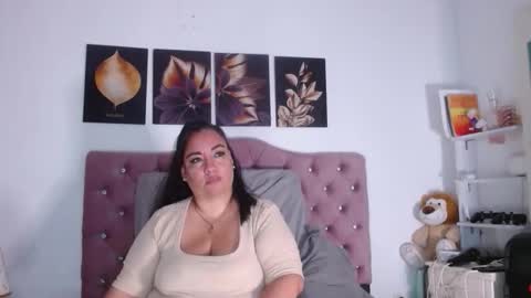 Snapshot of im_helenn_ chatting on 22, 10, 2025 Hellen online show from 22, 10, 2025