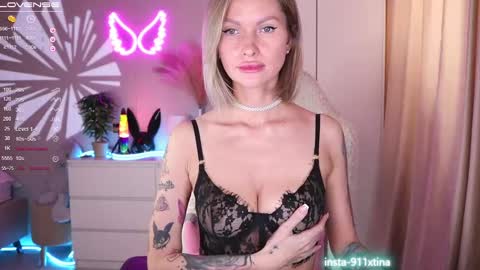 Snapshot of im_kristina chatting on 18, 2, 2025 Kris online show from 18, 2, 2025