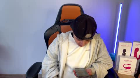 Laia online show from 5, 2, 2025