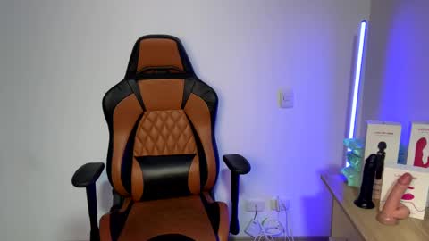 Laia online show from 7, 2, 2025