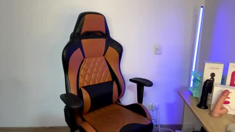 Laia online show from 8, 2, 2025