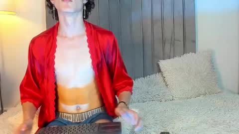 Perseo - Help me with 50 thumbs up online show from 16, 12, 2025