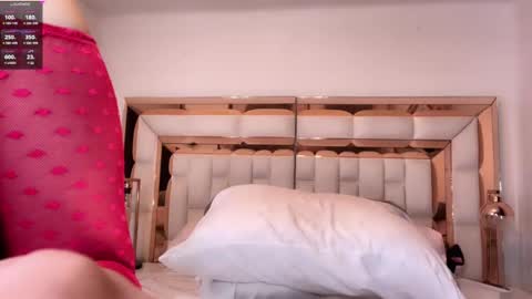 Snapshot of im_yours_01 chatting on 8, 3, 2025 daniella online show from 8, 3, 2025