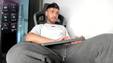 Felipe Ferrer online show from 26, 2, 2025