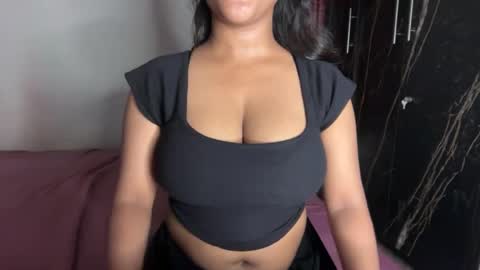 Snapshot of imlovelyrose chatting on 17, 6, 2026 ROSE online show from 17, 6, 2026