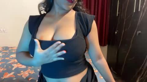 Snapshot of imlovelyrose chatting on 11, 7, 2026 ROSE online show from 11, 7, 2026