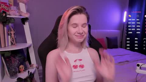 Mia online show from 4, 4, 2026