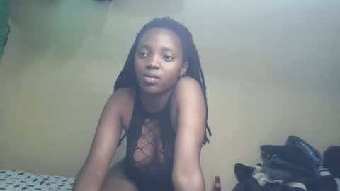 Snapshot of imyour_girl chatting on 21, 10, 2025 Im sonny online show from 21, 10, 2025