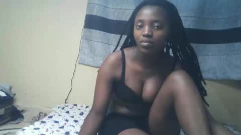 Snapshot of imyour_girl chatting on 25, 10, 2025 Im sonny online show from 25, 10, 2025