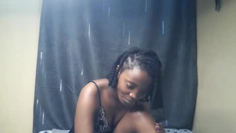 Snapshot of imyour_girl chatting on 16, 11, 2025 Im sonny online show from 16, 11, 2025