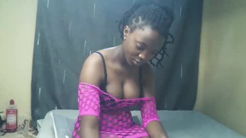 Snapshot of imyour_girl chatting on 30, 11, 2025 Im sonny online show from 30, 11, 2025