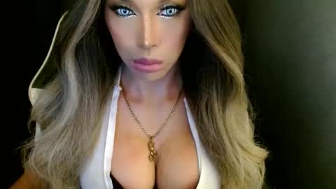 Queen Gwen online show from 27, 9, 2025