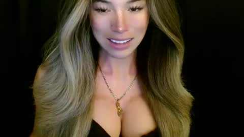 Queen Gwen online show from 19, 11, 2025