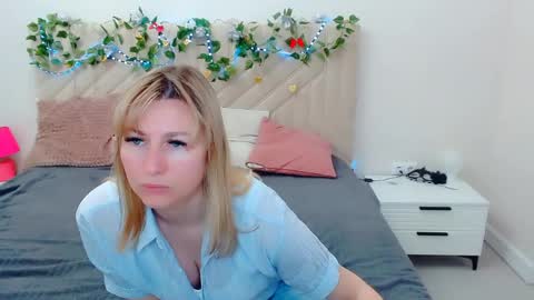Snapshot of incredible_ariela chatting on 7, 5, 2026 incredible_ariela online show from 7, 5, 2026