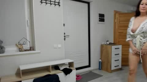 Della online show from 24, 10, 2025