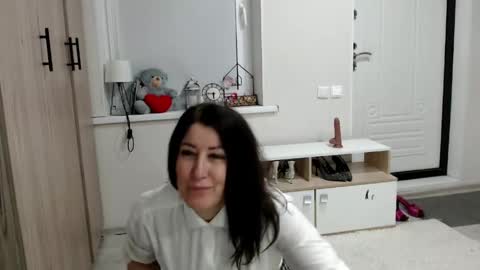 Della online show from 19, 4, 2026