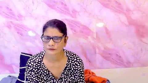 Snapshot of indianallure chatting on 20, 10, 2025 Femiez online show from 20, 10, 2025