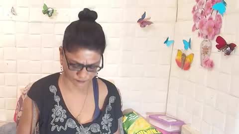 Snapshot of indianallure chatting on 10, 11, 2025 Femiez online show from 10, 11, 2025