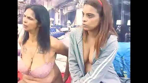 indiansexyass4u2luv online show from 3, 3, 2026