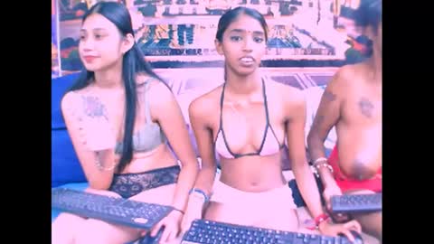 Snapshot of indiansexyslender4u2luv chatting on 3, 3, 2025 indiansexyslender4u2luv online show from 3, 3, 2025