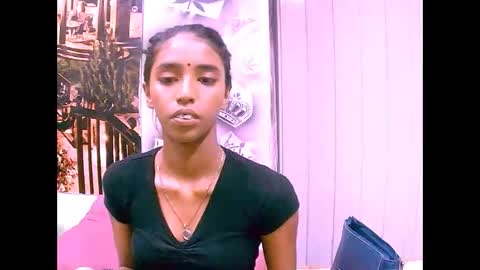 Snapshot of indiansexyslender4u2luv chatting on 6, 3, 2025 indiansexyslender4u2luv online show from 6, 3, 2025