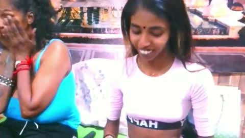 Snapshot of indiansexyslender4u2luv chatting on 19, 9, 2025 indiansexyslender4u2luv online show from 19, 9, 2025