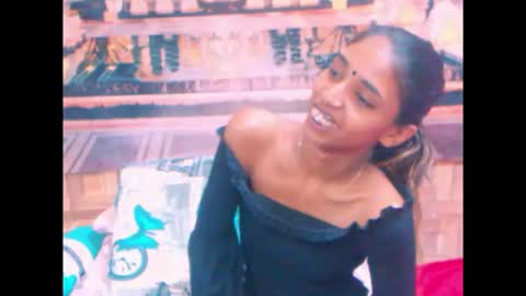 Snapshot of indiansexyslender4u2luv chatting on 17, 10, 2025 indiansexyslender4u2luv online show from 17, 10, 2025