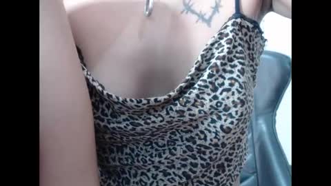 Indiazinha online show from 4, 12, 2025