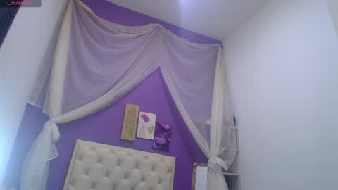 Snapshot of ingrid_casas chatting on 7, 12, 2024 Ingrid petite online show from 7, 12, 2024