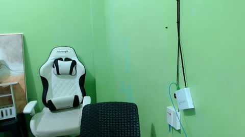 Reign online show from 12, 2, 2026