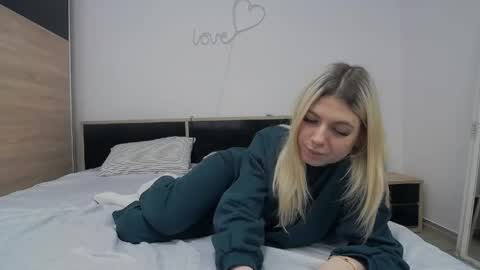 Snapshot of innocentangel2 chatting on 5, 5, 2026 innocentangel2 online show from 5, 5, 2026