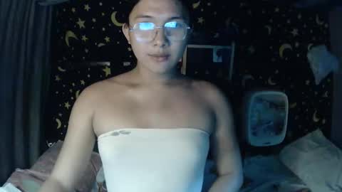 Snapshot of insulting_whoreifica chatting on 9, 10, 2025 MAXINE online show from 9, 10, 2025