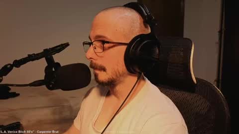 Snapshot of intellitease chatting on 27, 5, 2026 DJ online show from 27, 5, 2026