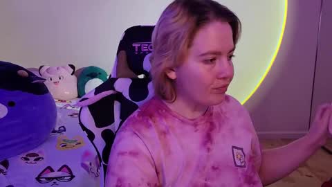 Faye online show from 1, 1, 2025