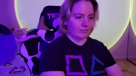 Faye online show from 2, 2, 2025