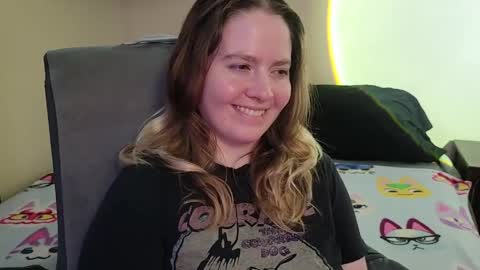 Snapshot of internetfairy_xo chatting on 7, 5, 2026 Faye online show from 7, 5, 2026