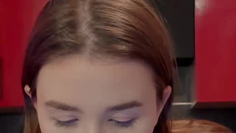 Snapshot of internetsexplorer chatting on 12, 3, 2025 Bernadette  Join  online show from 12, 3, 2025